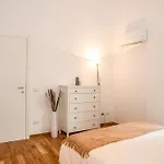 Volte House 아파트 아로나